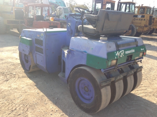 รถบด 4ตัน สั่นสะเทือน KOMATSU นำเข้าจากญี่ปุ่น 090-986-2521 อ๊อบ