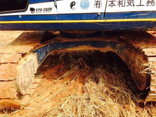 ขายรถแบคโคKOBELCO 120-3 เครื่องดี ช่วงล่างดี เครื่องเดิม ปั้มเดิม บูมอาร์มดี โซ่ดี เอวแน่น สภาพพร้อมใช้งาน เอกสารใบอินวอร์ย สนใจโทร 090-8588220คุณนะ 093-3258446คุณบิวตี้ ID:narong498 หรือ www.truck.in.th/498 หรือfb:ณรงค์ ซื้อขายรถมือสอง (เว็บไซต์ส่วนตัว)