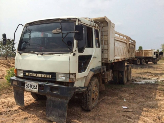 ขาย10ล้อ2เพลา ดั้มMITSUBISHI FN527M-A เครื่อง6D16 195แรง กระบะดั้มสามมิตร พ.เพาเวอร์ เบรกทิฟฟี่ เครื่องดี คัชซีสวย ยางดี ภายในสวย แอร์เย็น สภาพพร้อมใช้งาน เอกสารพร้อมโอน สนใจโทร 090-8588220คุณนะ 093-3258446คุณบิวตี้ ID:narong498 หรือ www.truck.in.th/498 ห