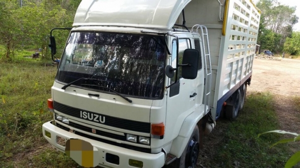 รถอีซูซุ 10 ล้อ หลังถนน FVM12M เปลื่ยนเครื่อง 195 แรงม้า. สนใจติดต่อ 081 - 6079515 รถอีซูซุ 10 ล้อ หลังถนน FVM12M เปลื่ยนเครื่อง 195 แรงม้า. สนใจติดต่อ 081 - 6079515