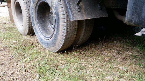 รถอีซูซุ 10 ล้อ หลังถนน FVM12M เปลื่ยนเครื่อง 195 แรงม้า. สนใจติดต่อ 081 - 6079515 รถอีซูซุ 10 ล้อ หลังถนน FVM12M เปลื่ยนเครื่อง 195 แรงม้า. สนใจติดต่อ 081 - 6079515