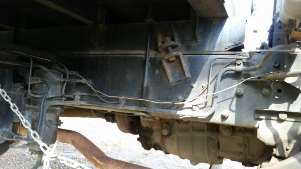 รถอีซูซุ 10 ล้อ หลังถนน FVM 32 M - R  195 แรงม้า. ปี 38  สนใจติดต่อ  081 - 6079515