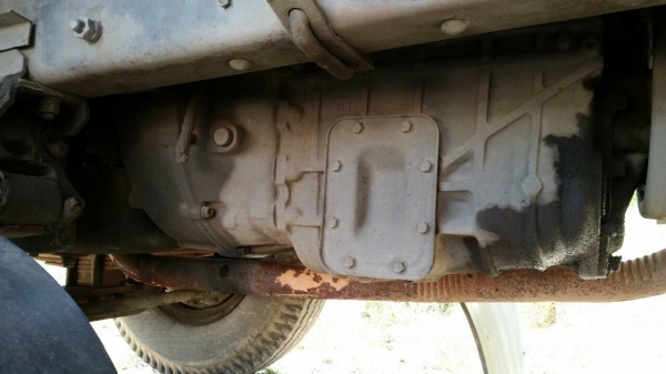 รถอีซูซุ 10 ล้อ หลังถนน FVM 32 M - R  195 แรงม้า. ปี 38  สนใจติดต่อ  081 - 6079515