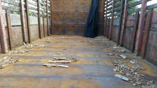 รถอีซูซุ 10 ล้อ หลังถนน FVM 32 M - R  195 แรงม้า. ปี 38  สนใจติดต่อ  081 - 6079515