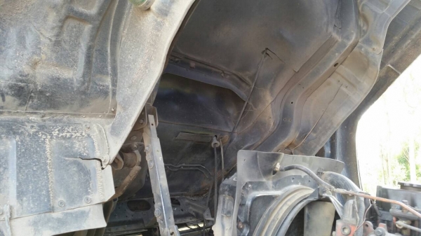 รถอีซูซุ 10 ล้อ หลังถนน FVM 32 M - R  195 แรงม้า. ปี 38  สนใจติดต่อ  081 - 6079515