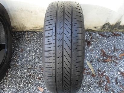 ขายเศษยาง GOODYEAR Duraplus ปี3613(1เส้น) 215-60-16 ราคา 800
