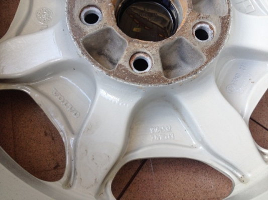 ล้อ volvo เเท้ขอบ16กว้าง7นิ้วของเก่าญี่ปุ่นสภาพดี