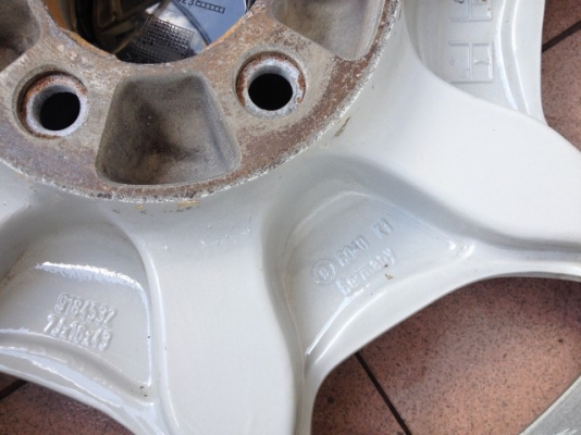 ล้อ volvo เเท้ขอบ16กว้าง7นิ้วของเก่าญี่ปุ่นสภาพดี