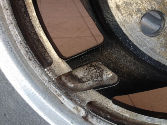 ล้ออเมริกาเเท้ๆครับขอบ15 กว้าง7นิ้ว5รู127เก่าญี่ปุ่นสภาพสวย