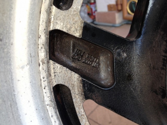 ล้ออเมริกาเเท้ๆครับขอบ15 กว้าง7นิ้ว5รู127เก่าญี่ปุ่นสภาพสวย