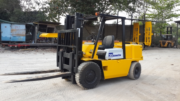 ขาย3.5T  komatsu.ดีเซล.ถูกๆๆไปเลย