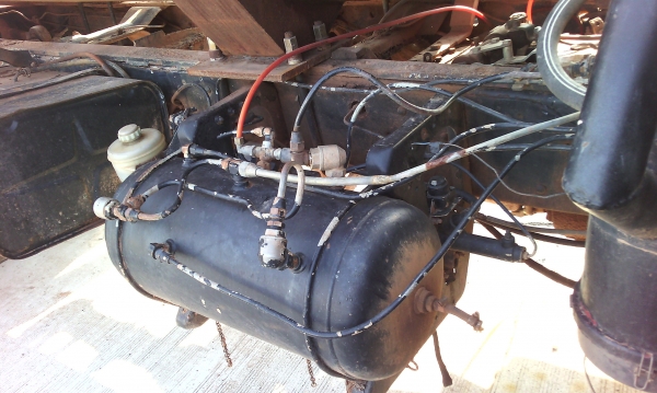 ขายด่วนรถสิบล้อJCMเครือง175แรง2เพลาบรรทุกนํ้า15000ลิตร