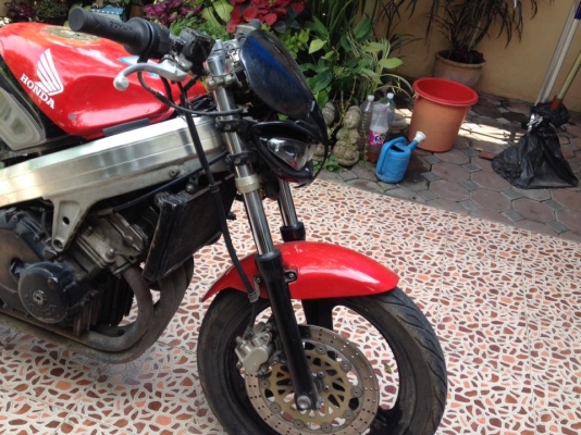 จัดไป35000.- CBR250 สี่สูบ แต่งสตั้น จัดไป35000.- CBR250 สี่สูบ แต่งสตั้น