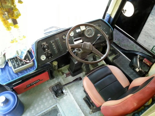 ขายด่วนครับ รถบัสชั้นครึ่ง สภาพสวยติดต่อโดยตรงเจ้าของรถ 081-9463240, 081-8518097