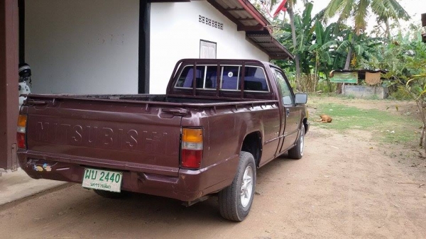 ขายรถพร้อมใช้งาน  เเอร์เย็น  พวงมาลัยเพาเวอร์   ล้อเเม็ค  ยางดีพอด้าย  ซีดีเพลงเพราะ