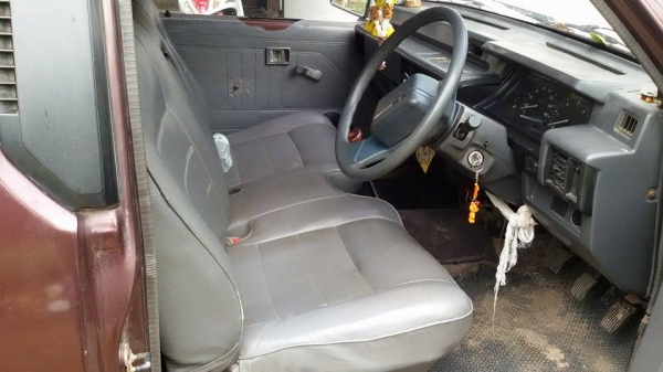 ขายรถพร้อมใช้งาน  เเอร์เย็น  พวงมาลัยเพาเวอร์   ล้อเเม็ค  ยางดีพอด้าย  ซีดีเพลงเพราะ