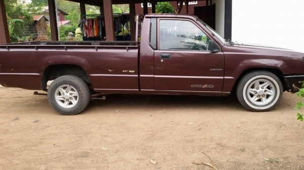 ขายรถพร้อมใช้งาน  เเอร์เย็น  พวงมาลัยเพาเวอร์   ล้อเเม็ค  ยางดีพอด้าย  ซีดีเพลงเพราะ