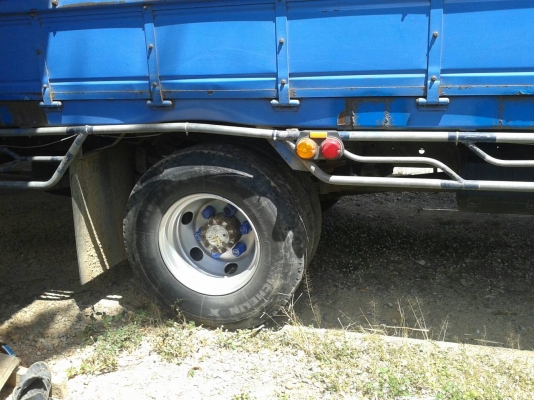 รถอีซูซุ 6 ล้อ รั้ว ( ไม่ดั้ม )  135 แรงม้า. ปี 48  ( รถประกอบ. )    สนใจติดต่อ  081 - 6079515