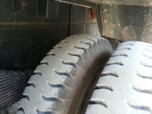 รถอีซูซุ 10 ล้อดั้ม 210 แรงม้า. ปี 37   สนใจติดต่อ  081 - 6079515