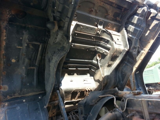 รถอีซูซุ 10 ล้อดั้ม 210 แรงม้า. ปี 37   สนใจติดต่อ  081 - 6079515