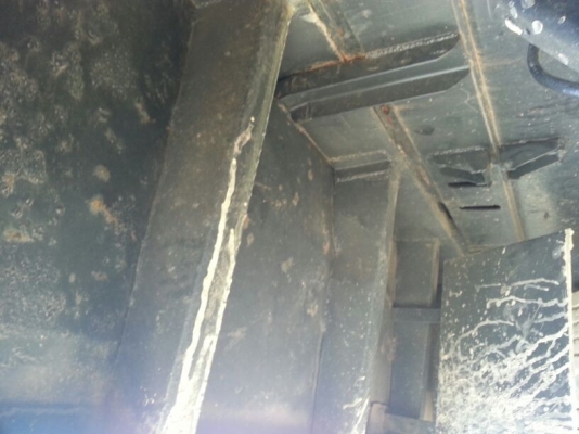 รถอีซูซุ 10 ล้อดั้ม 210 แรงม้า. ปี 37   สนใจติดต่อ  081 - 6079515