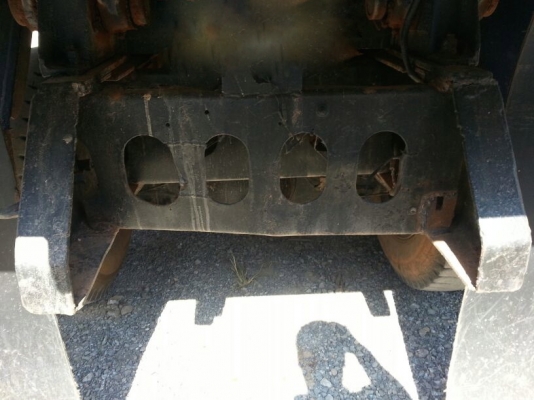 รถอีซูซุ 10 ล้อดั้ม 210 แรงม้า. ปี 37   สนใจติดต่อ  081 - 6079515