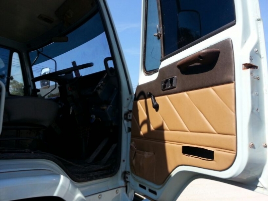 รถอีซูซุ 10 ล้อดั้ม 210 แรงม้า. ปี 37   สนใจติดต่อ  081 - 6079515