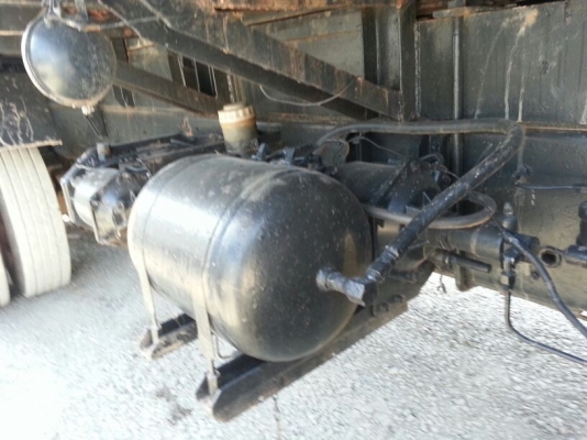 รถอีซูซุ 10 ล้อดั้ม 210 แรงม้า. ปี 37   สนใจติดต่อ  081 - 6079515