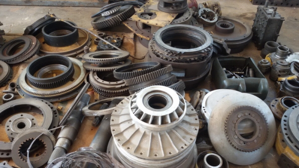 ขายอะไหล่เก่าเกียร์ - ท็อค CAT 966D      093-891-0141