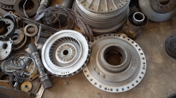 ขายอะไหล่เก่าเกียร์ - ท็อค CAT 966D      093-891-0141