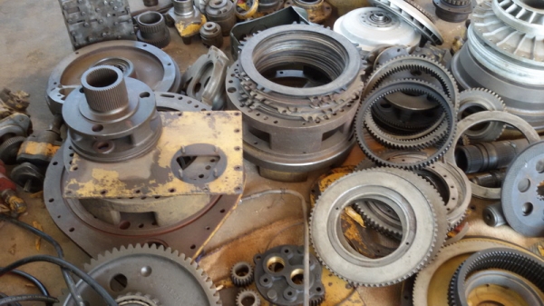 ขายอะไหล่เก่าเกียร์ - ท็อค CAT 966D      093-891-0141