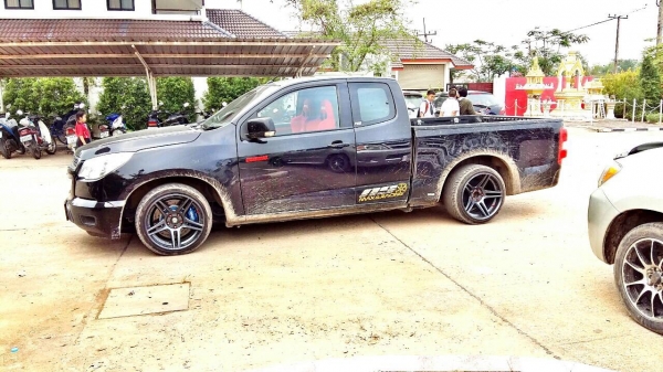 เชพโรเลตตอนครึ่งColradoรุ่นปี2014 สีดำ