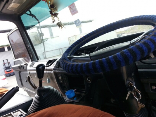 รถอีซูซุ 10 ล้อ หลังถนน FVM 230 แรงม้า. ปี 47    สนใจติดต่อ  081 - 6079515