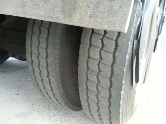 รถอีซูซุ 10 ล้อ หลังถนน FVM 230 แรงม้า. ปี 47    สนใจติดต่อ  081 - 6079515