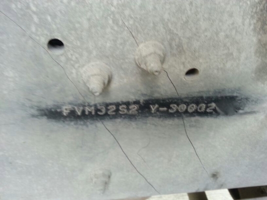 รถอีซูซุ 10 ล้อ หลังถนน FVM 230 แรงม้า. ปี 47    สนใจติดต่อ  081 - 6079515