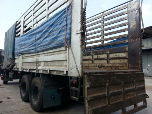 รถอีซูซุ 10 ล้อ หลังถนน FVM 230 แรงม้า. ปี 47    สนใจติดต่อ  081 - 6079515