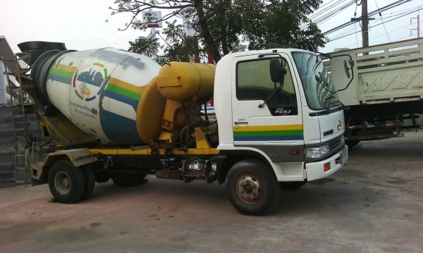 ขายด่วนรถ6ล้อติดโม้ปูน3.5คิวโม้ตรงเครือง240แรงมีเอกสารเล่ม