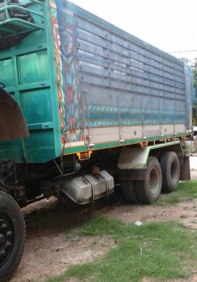 HINO FL 3H 195 HP HO7D ปี 37 สิบล้อดั๊มพ์เพลาเดียว กระบะดั๊มพ์มิเนียมคอกเกษตร 12 ตันความยาว 6.20 เมตรสภาพสวยจัด เครื่องเดิมเกียร์เดิมแน่นดีแรงดีไม่มีเยิ้ม หัวเก๋งไฮเทคแล็ปลายสวยภายในเก๋งคอนโซลครบพร้อม พวงมาลัยเพาเวอร์ ระบบเบรคทริ๊ปฟี้ ช่วงล่างเดิมๆคัชซีสว