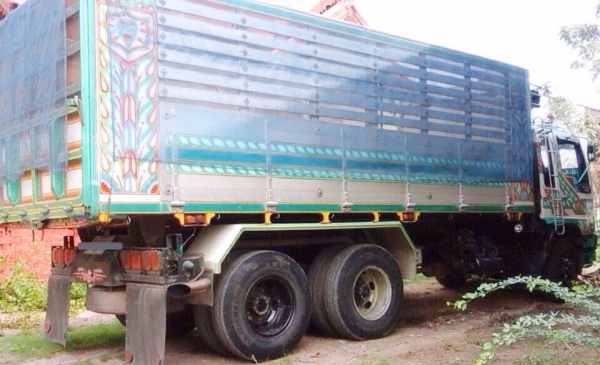 HINO FL 3H 195 HP HO7D ปี 37 สิบล้อดั๊มพ์เพลาเดียว กระบะดั๊มพ์มิเนียมคอกเกษตร 12 ตันความยาว 6.20 เมตรสภาพสวยจัด เครื่องเดิมเกียร์เดิมแน่นดีแรงดีไม่มีเยิ้ม หัวเก๋งไฮเทคแล็ปลายสวยภายในเก๋งคอนโซลครบพร้อม พวงมาลัยเพาเวอร์ ระบบเบรคทริ๊ปฟี้ ช่วงล่างเดิมๆคัชซีสว