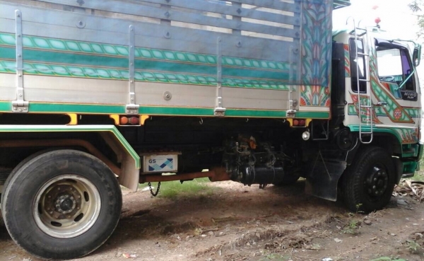 HINO FL 3H 195 HP HO7D ปี 37 สิบล้อดั๊มพ์เพลาเดียว กระบะดั๊มพ์มิเนียมคอกเกษตร 12 ตันความยาว 6.20 เมตรสภาพสวยจัด เครื่องเดิมเกียร์เดิมแน่นดีแรงดีไม่มีเยิ้ม หัวเก๋งไฮเทคแล็ปลายสวยภายในเก๋งคอนโซลครบพร้อม พวงมาลัยเพาเวอร์ ระบบเบรคทริ๊ปฟี้ ช่วงล่างเดิมๆคัชซีสว