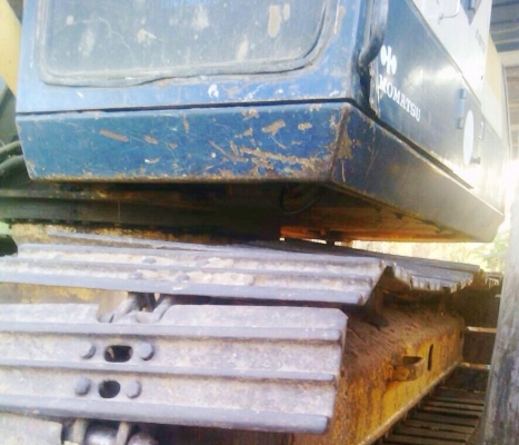 ขายด่วน ขายรถแบ็คโฮร KOMATSU PC 120-5 ขายคู่กันกับรถหัวยาวสิบล้อเพลาเดียว เทรลเลอร์ท้ายลาดขึ้นรถแบ็คโฮร @ KOMATSU PC 120-5 รถสภาพดีพร้อมทำงานได้เลย เครื่องเดิมปั๊มเดิมทำงานได้ดีไม่โหลด ภายในเก๋งคอนโทรลยาว ภายนอกบอดี้สวยบูมอาร์มสวย ช่วงล่างดี เอกสารใบซื้อข