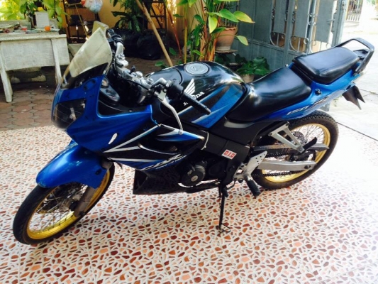 ขายCBR150ตัวคาร์บู รุ่นไมล์เหลือง ขายCBR150ตัวคาร์บู รุ่นไมล์เหลือง