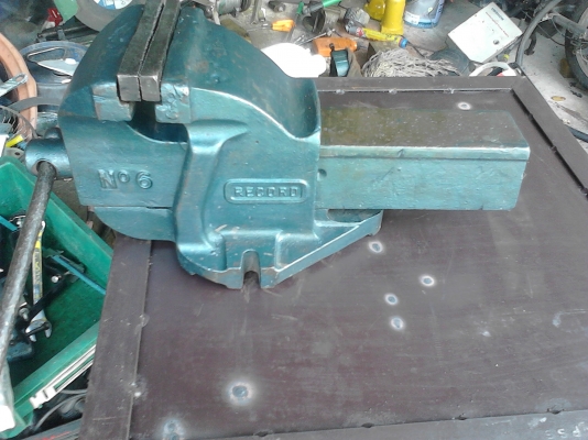 ขายปากกา record no.6 พร้อมโต๊ะเหล็ก