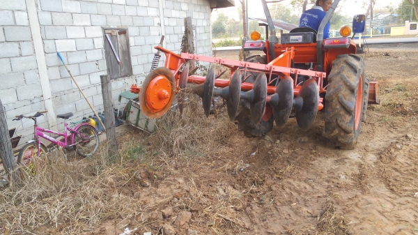 ขายรถไถคูโบต้า L3608 มีใบมีดดันดินผาล6/22พร้อมใช้งานครับ