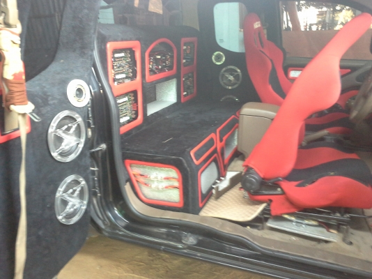 ขายชุดเครื่องเสียง ใส่นาวาร่า  ตู้ซับ 12 นิ้ว + ซาว์หลัง + ดอก 12 นิ้วโม 1 คู่ +  พาว์เวอร์คลาสดีโม  1 ตัว