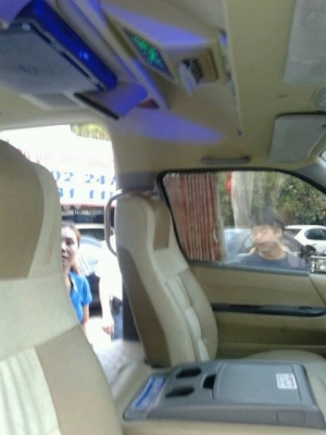 ขายด่วนๆค่ะ ยี่ห้อ : TOYOTA ปี : 2009 รุ่น : HIACE สี : ขาว โฉม : COMMUTER ปี 2009  เกียร์ : MT รุ่นย่อย : 2.7 VVT-i เครื่องยนต์ : เบนซิน,NGV,  ราคา 690,000 บาท โทร คุณตันหยง 0922726669