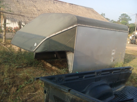 หลังคาทรงสูงใส่รถกะบะ ตอยเดียว เดิมเป็นของ isuzu ใส่ได้ทุกรุ่นละครับ  ช่างบอกมา แต่งนิดหน่อยเข้าได้เลย