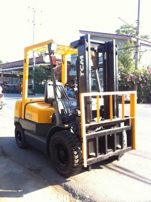 +++ ขายโฟล์คลิฟท์  T.C.M. FD30Z5  ขนาด  3  ตัน   (รถนอก)  เครื่องยนต์ดีเซล  เสา 3 เมตร  เกียร์ออโตเมติค  ยางตัน