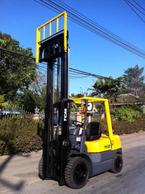 +++ ขายโฟล์คลิฟท์  T.C.M. FD30Z5  ขนาด  3  ตัน   (รถนอก)  เครื่องยนต์ดีเซล  เสา 3 เมตร  เกียร์ออโตเมติค  ยางตัน