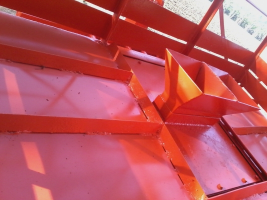 ขายเครื่องปลูดอ้อยยี่ห้อกลกิจบ้านโป้งราชบุรีสภาพใช้งานได้เลย